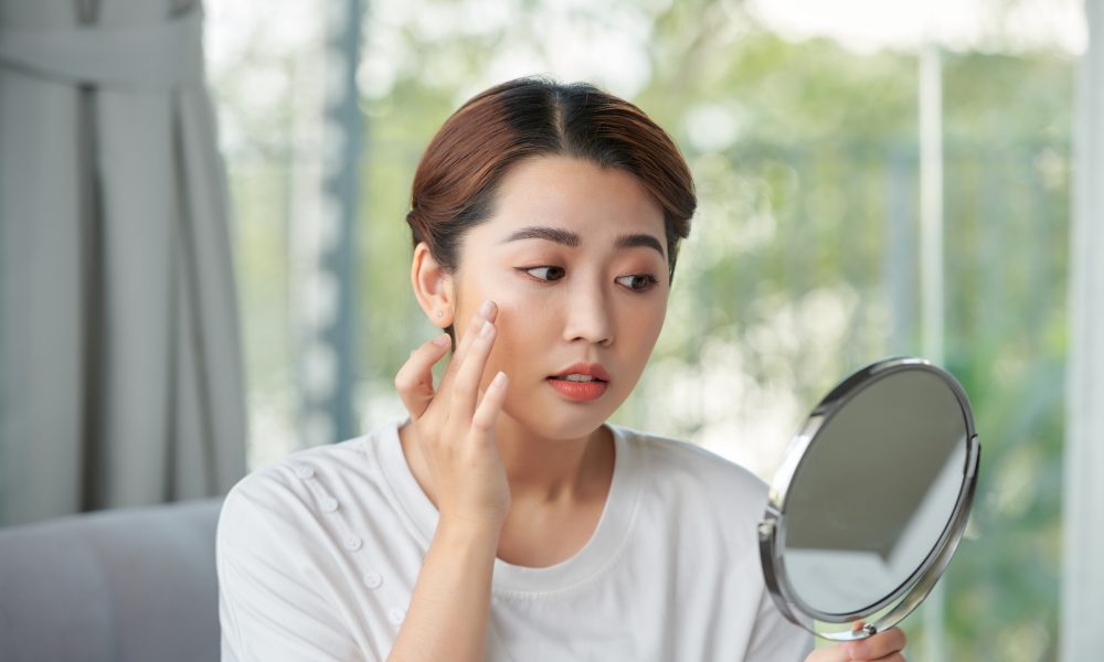 How to effectively treat acne-prone skin with professional skin Treatments